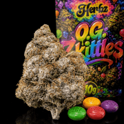 Herbz O.G. Zkittles emballage med sort baggrund og regnbuefarvet design